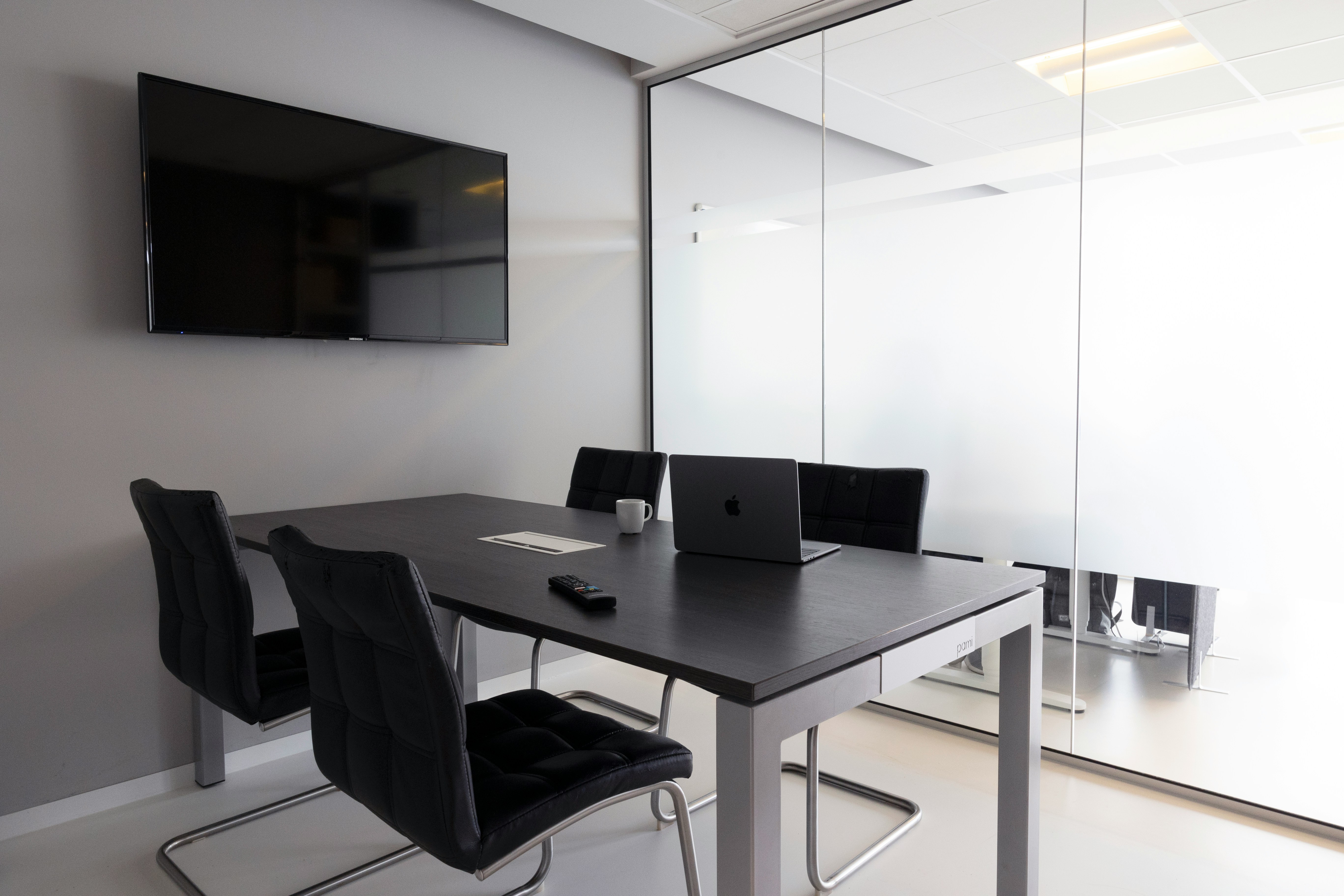 The 6 Best Hybrid Workplace Solutions for 2026